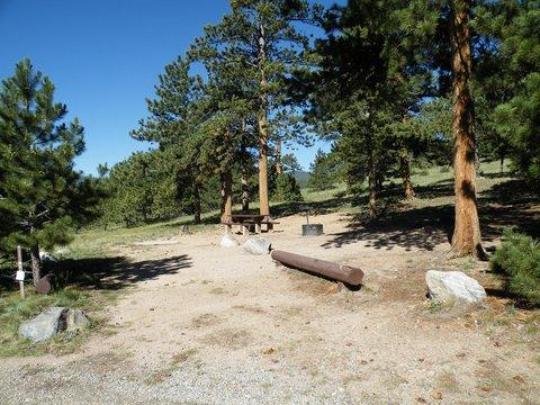 Picnic table and firering in campsites