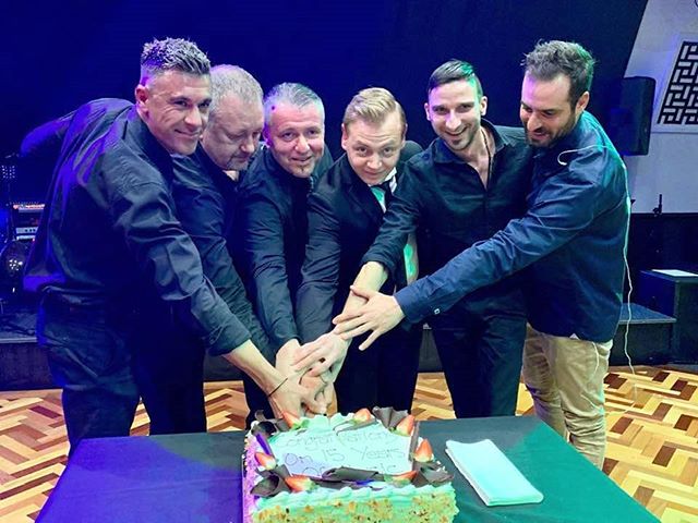 Anagennisi at the 15 year Anniversary Event 🎉🎊🎂🥧🧁🍨🥂🎼🎹🎤🎸🥁 📸 Nicole Katsoulis
#anagennisi #anagennisiband #15years #kekimori