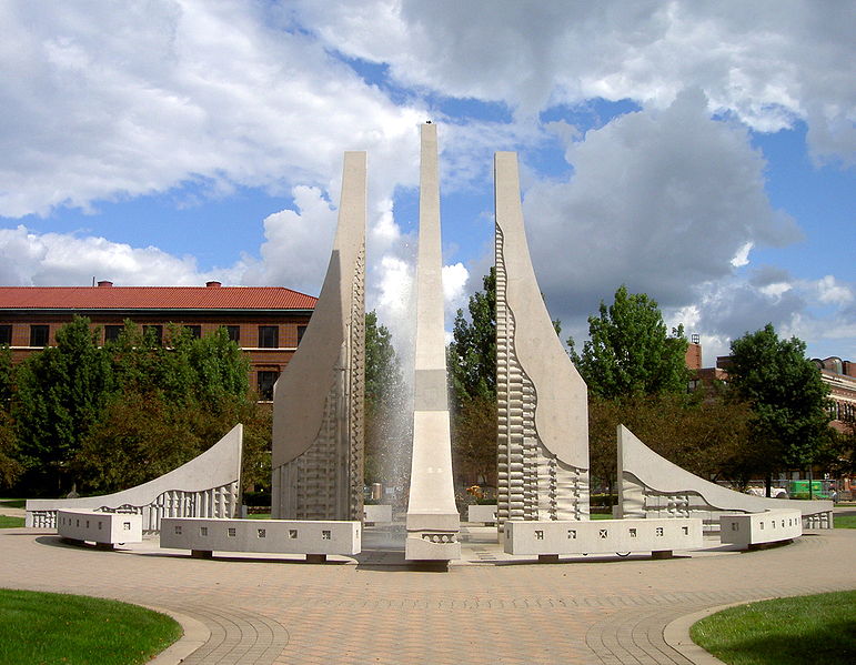 771px-Purdue_Engineering_Fountain.JPG