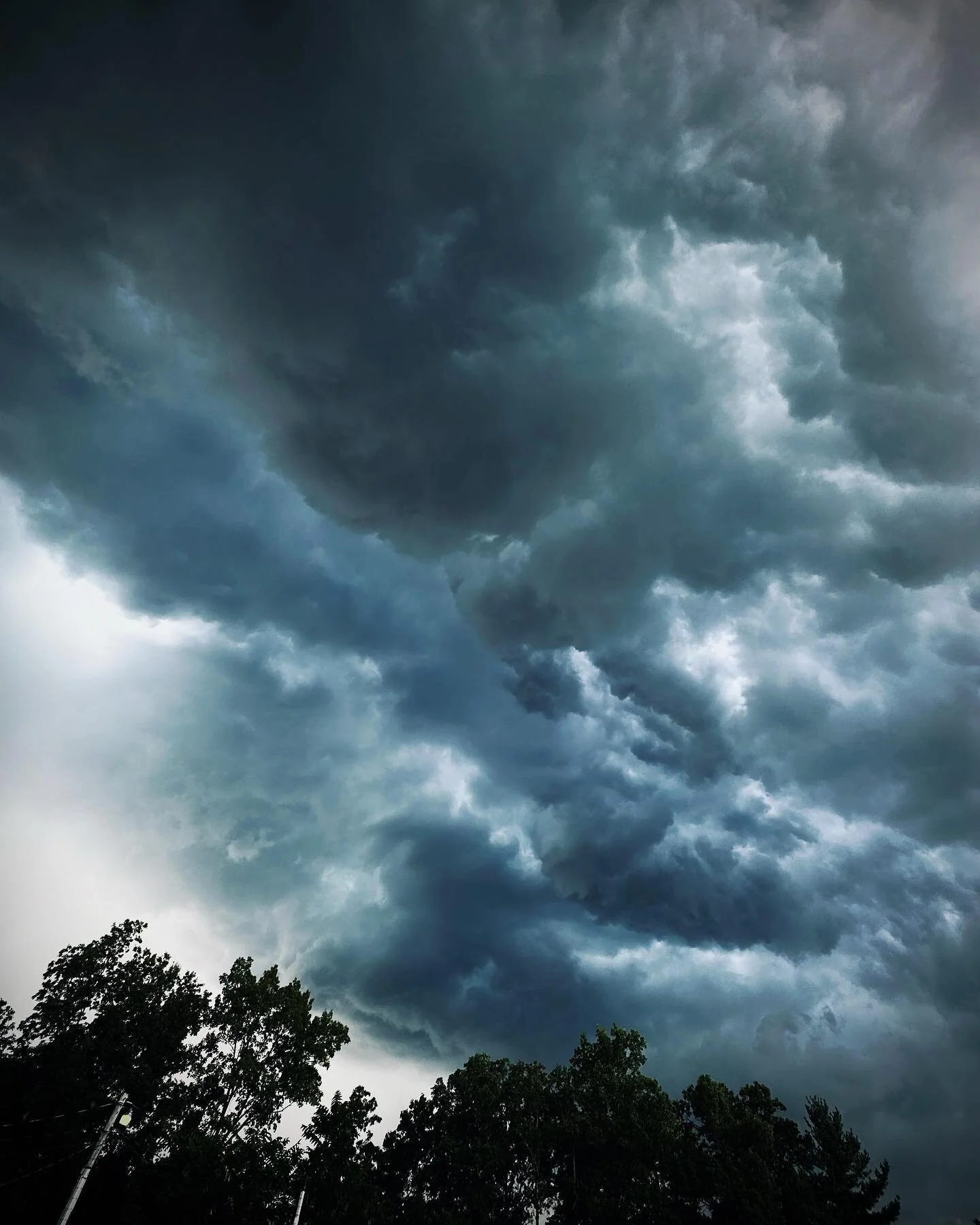 Horrifyingly beautiful storm front