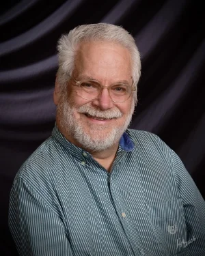 Headshot.Peterson.jpg