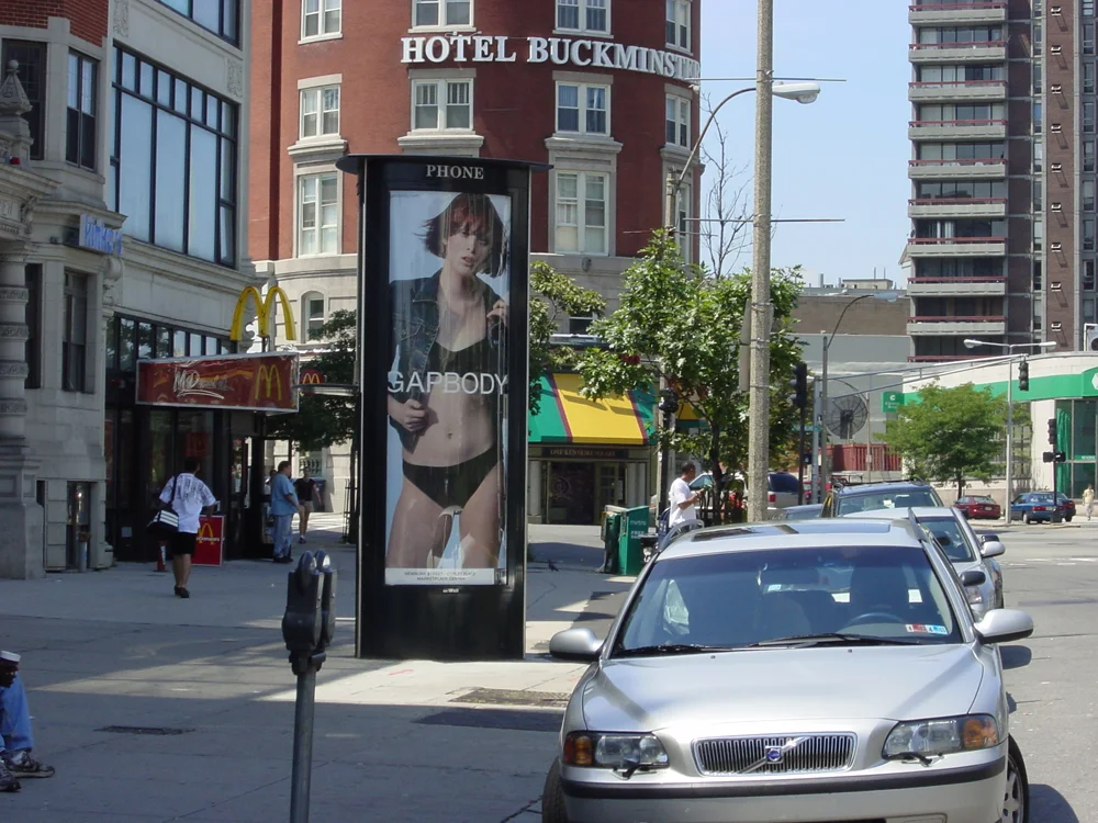 Lindbergh.Outdoor.Pillar.jpg