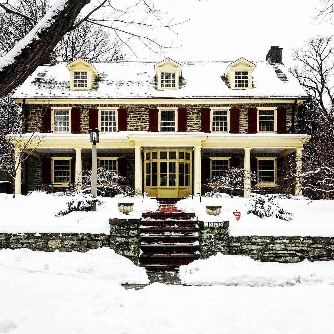 It's a Snow Day in Philly! 
If you have the day off, it's a great time to tackle some of your wedding planning tasks. What are you working on?

Photo from @housetouring

#weddingplanning #planyourwedding #diybride #planningawedding #philadelphiaweddi