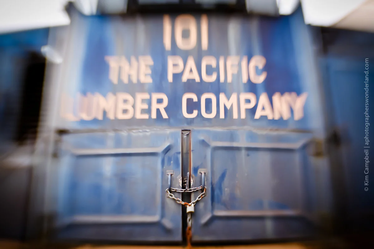 Blue Door - LENSBABY Sweet 35