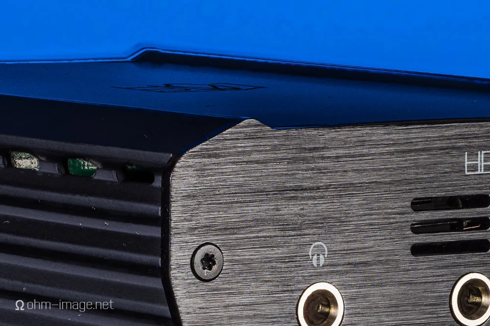 Both the passive radiator and entire rear edge of the Fostex HP-V1 ( reviewed here ) are affected by shutter shock.