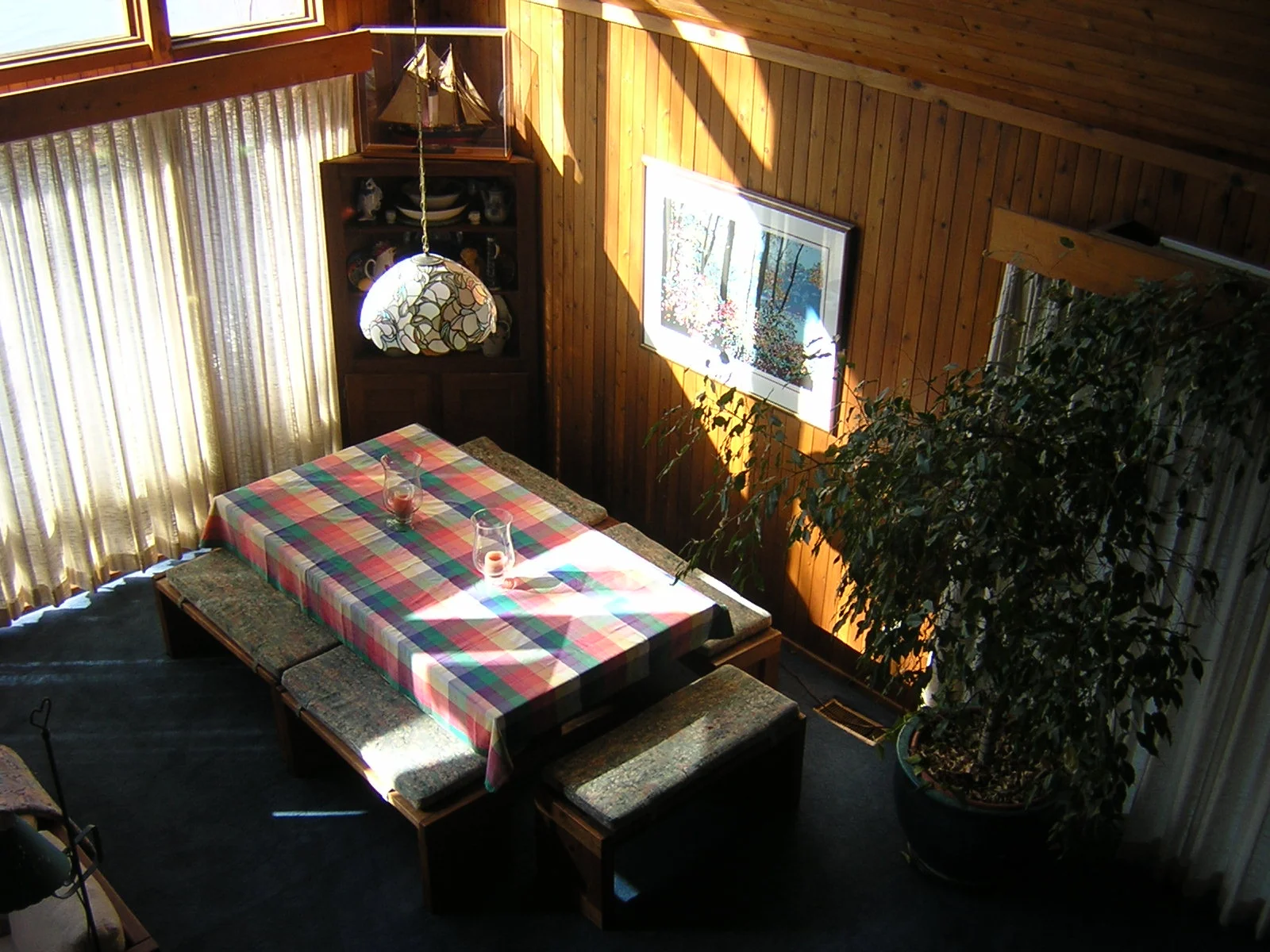 LakeDiningRoom.jpg