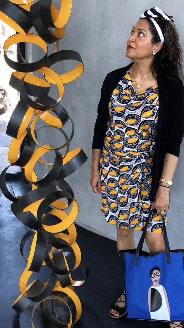 I'm admiring a fantastic sculpture at MOCAA in a perfectly color-coordinated outfit :)