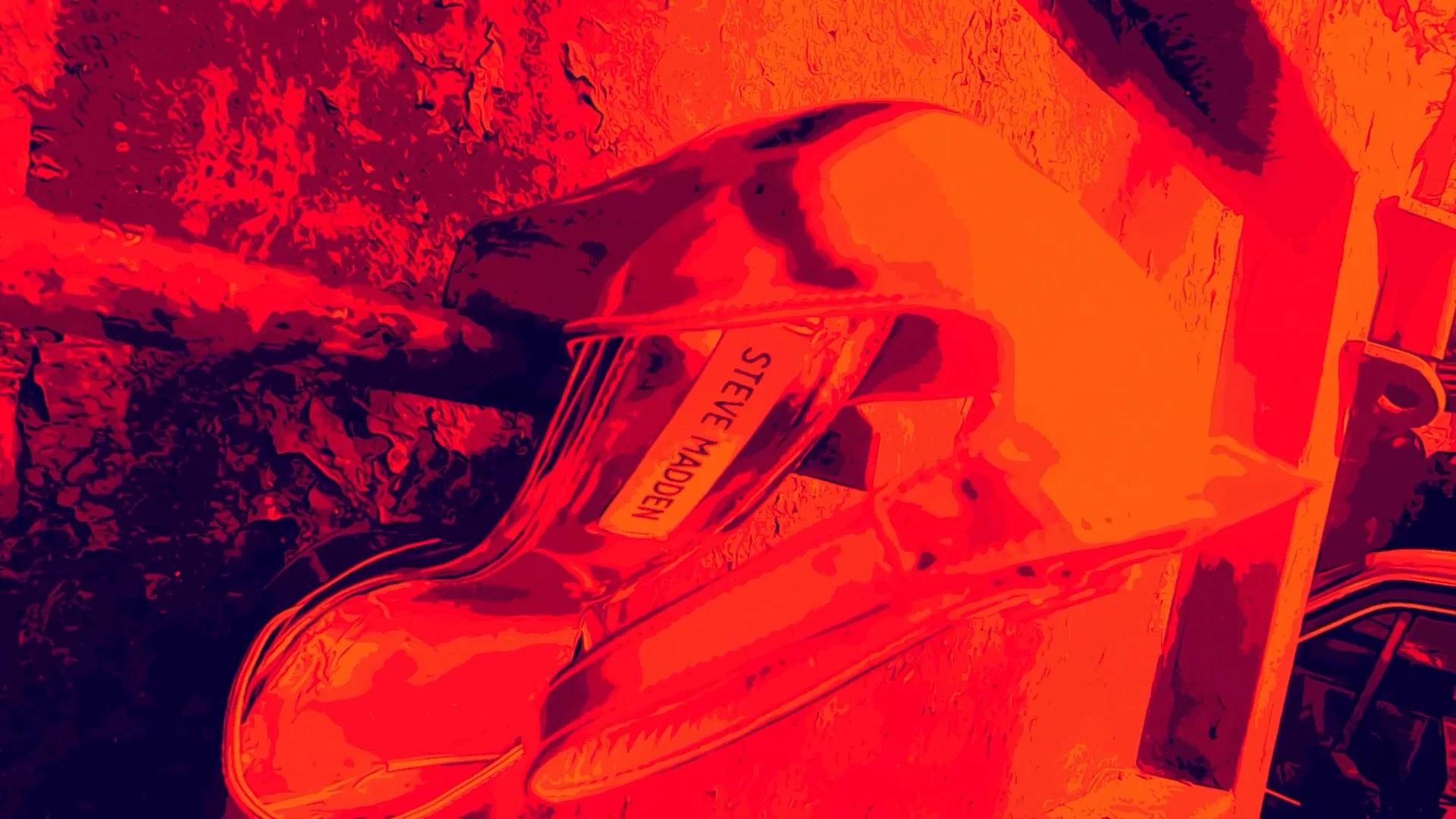 wlheel heel 2.00_02_40_07.Still052.jpg