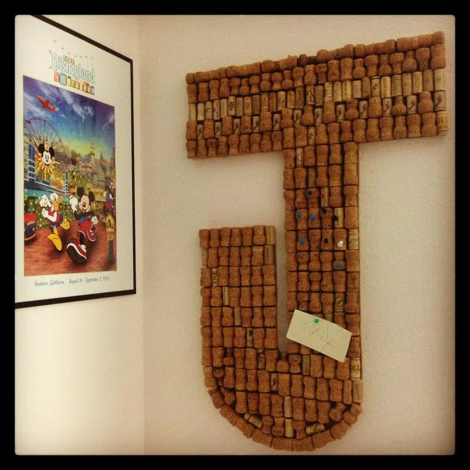 DIY-Wine-Cork-Board.jpg