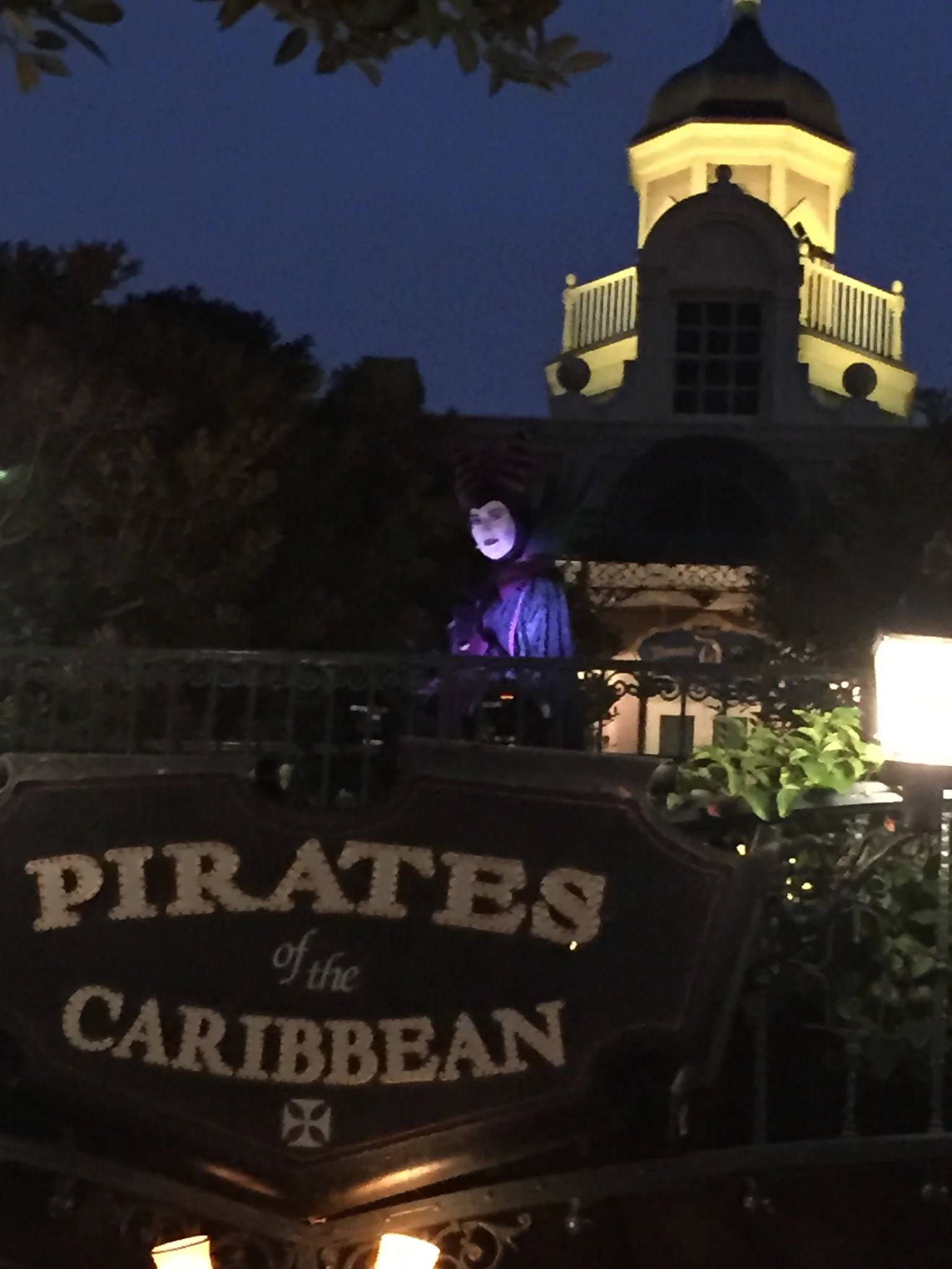 maleficent-disneyland-5k.jpg