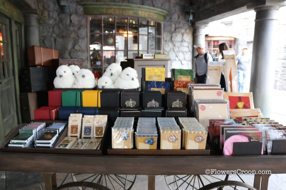 I love stationery - especially themed stationery!