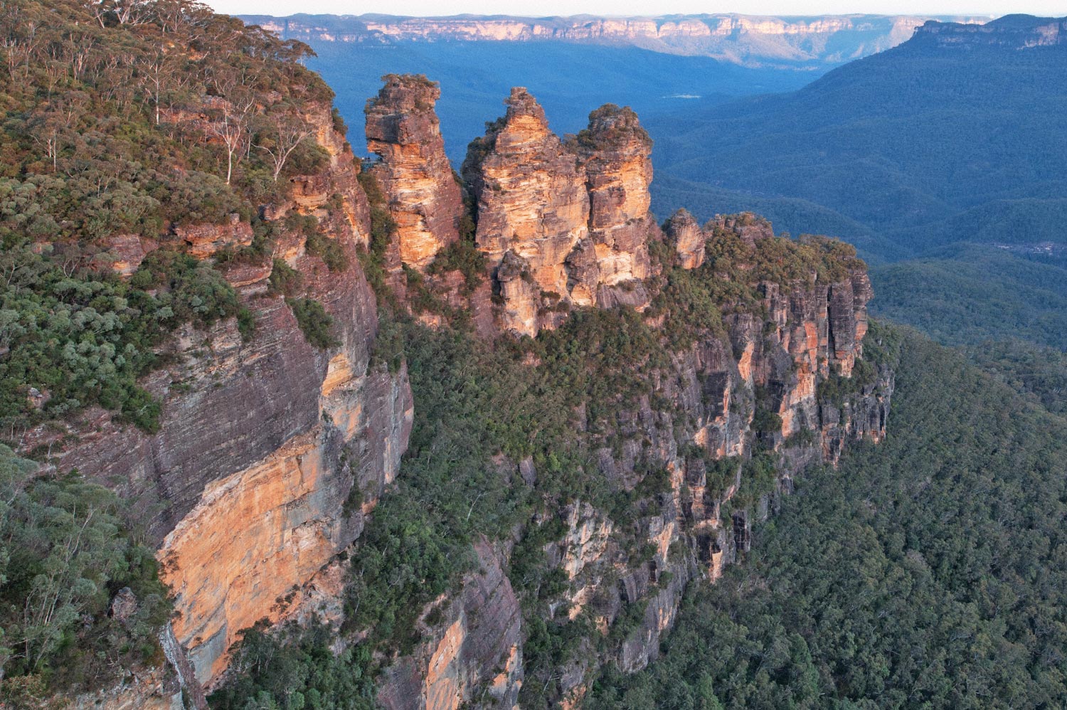 Warren-Hinder-Three-Sisters-Katoomba_.jpg