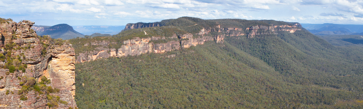 Warren-Hinder-Narrow-Neck-Pano-Katoomba_.jpg