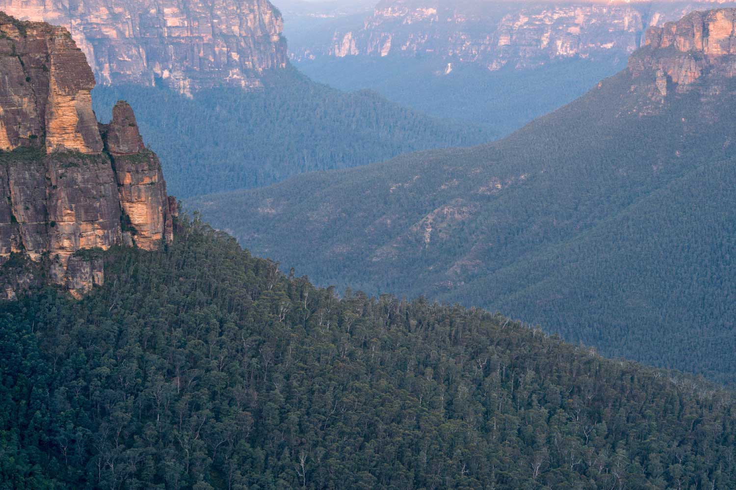 Warren.Hinder.LR-Grose.Valley.Pulpit.Rock.jpg