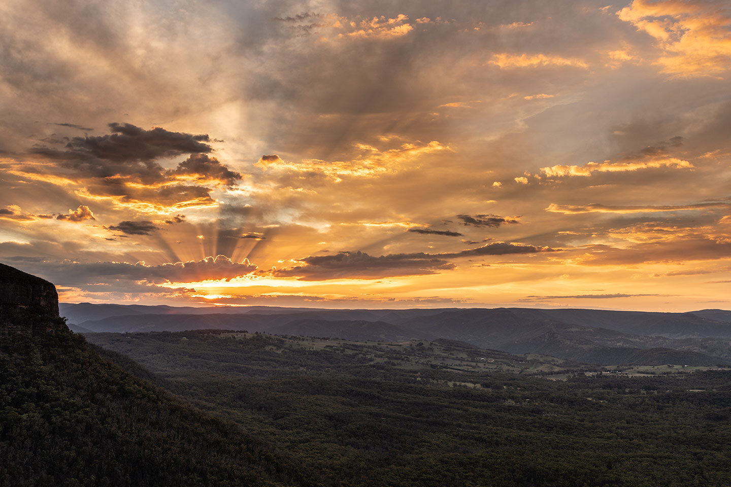 Warren-Hinder-Copyright-Megalong-Sunset--13-Jan-21.jpg