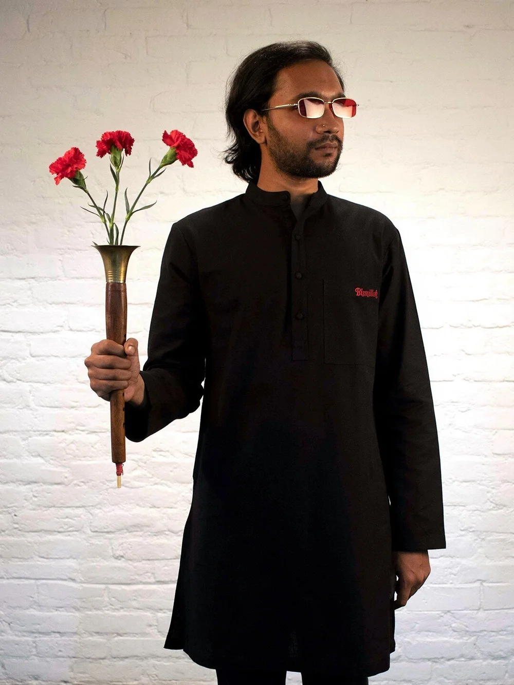 W O1fhygcacdfm Where the money flows, floated by, soulless friends. 2