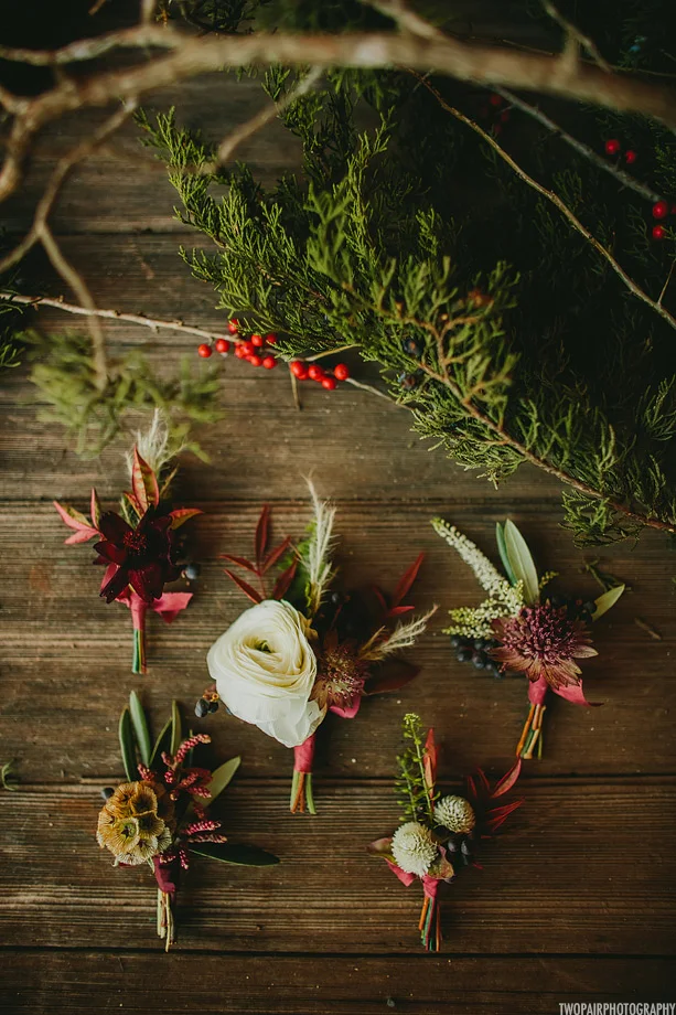 boho-winter-boutonnieres.jpg