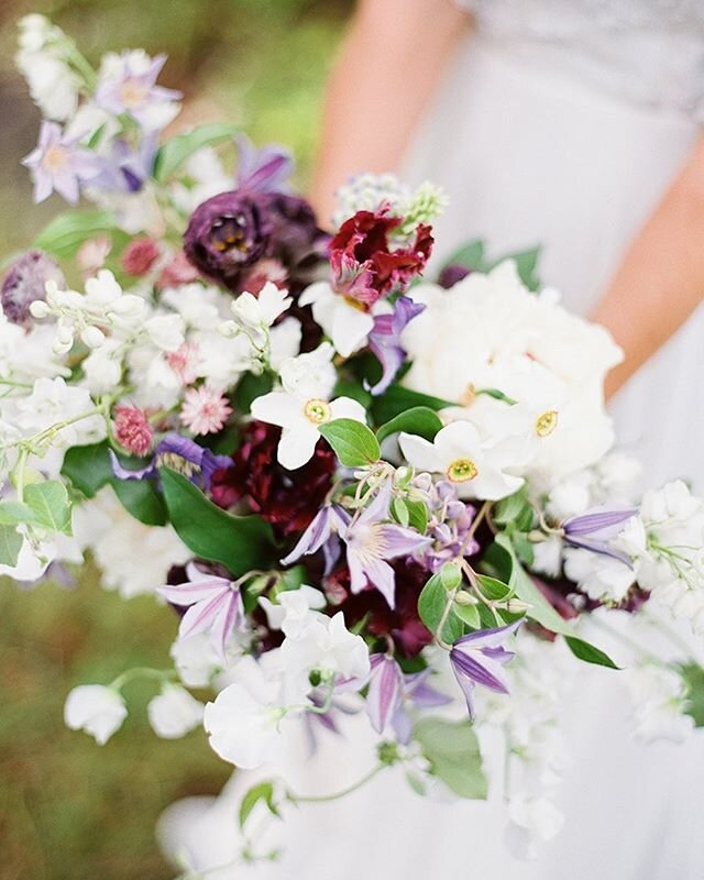 On a purple kick

Photography @jennamcelroyphoto
Planner @eighteenth_avenue_events
Venue @gardengroveaustin