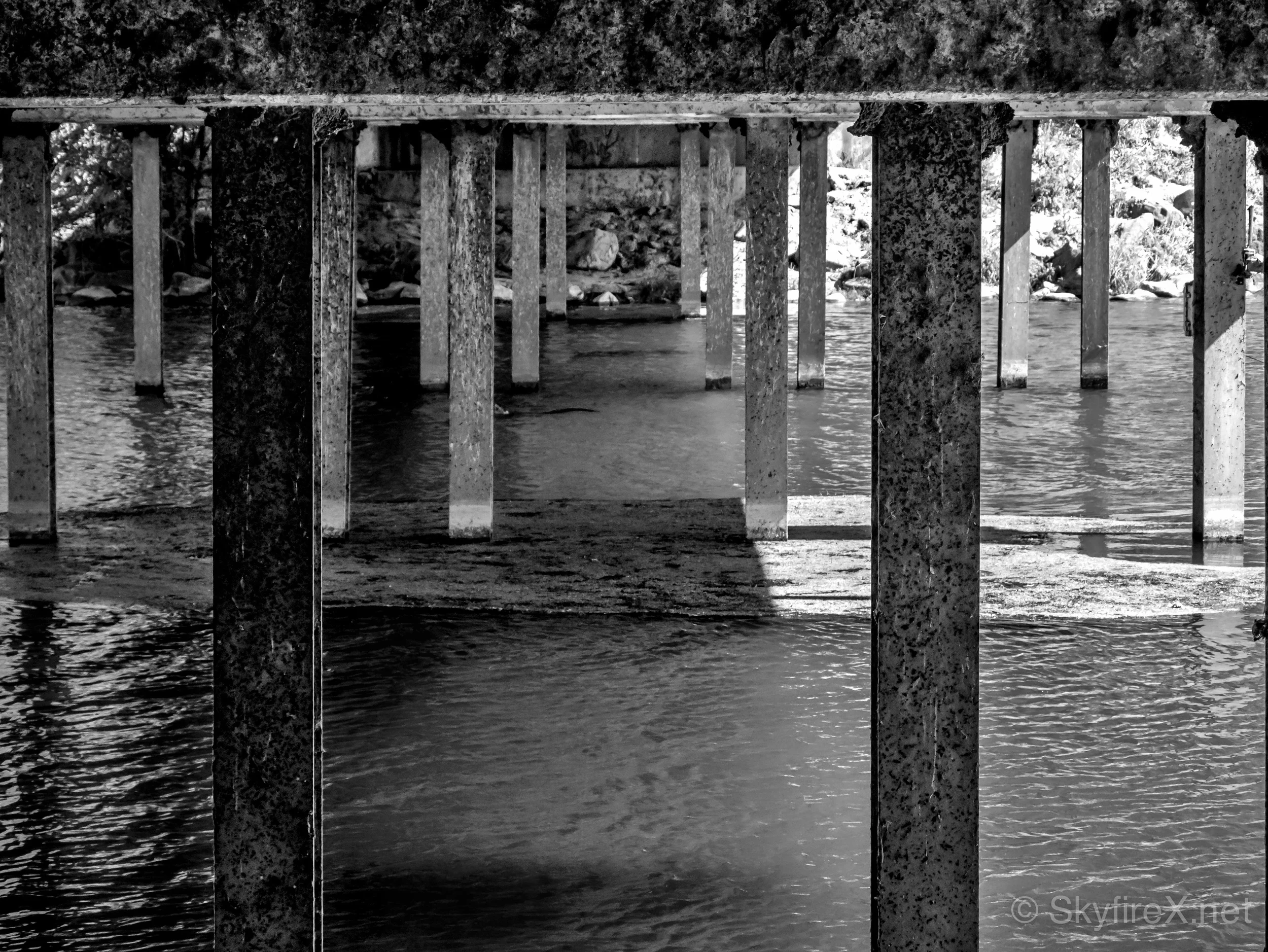 Black & White: Troll Bridge