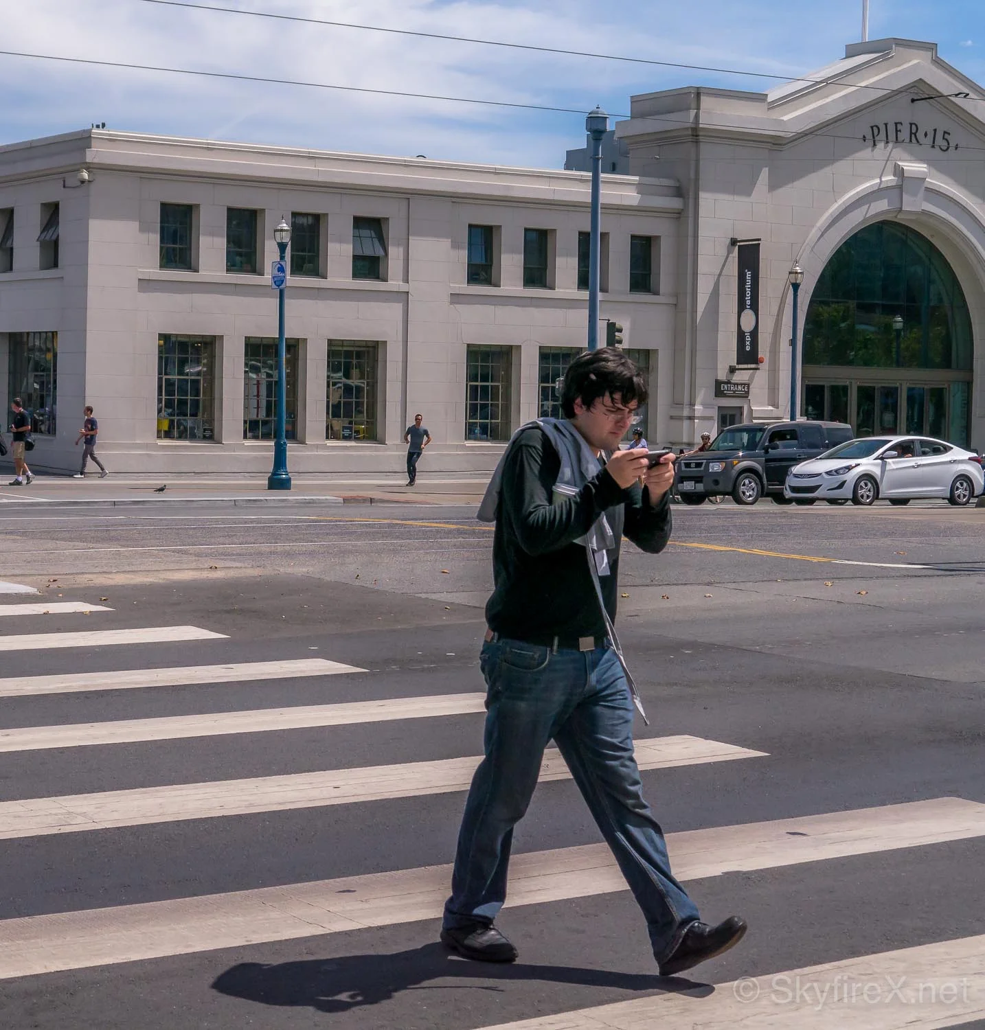 A Man #Texts His Way Across The #Embarcadero