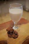  Serve with some almond milk and enjoy! 