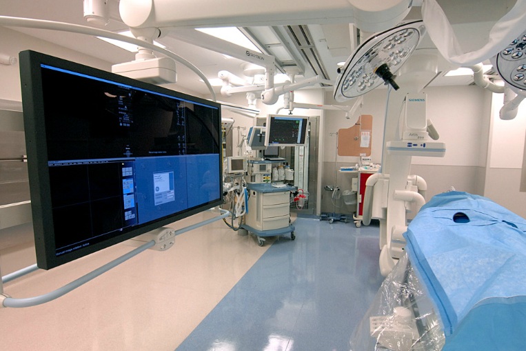 Hybrid-OR-Operating-Room-Siemens-Artis-Zee-Ceiling-Mount-with- Skytron-Surgical-Lights-Skyton-Booms- MI-7.jpg