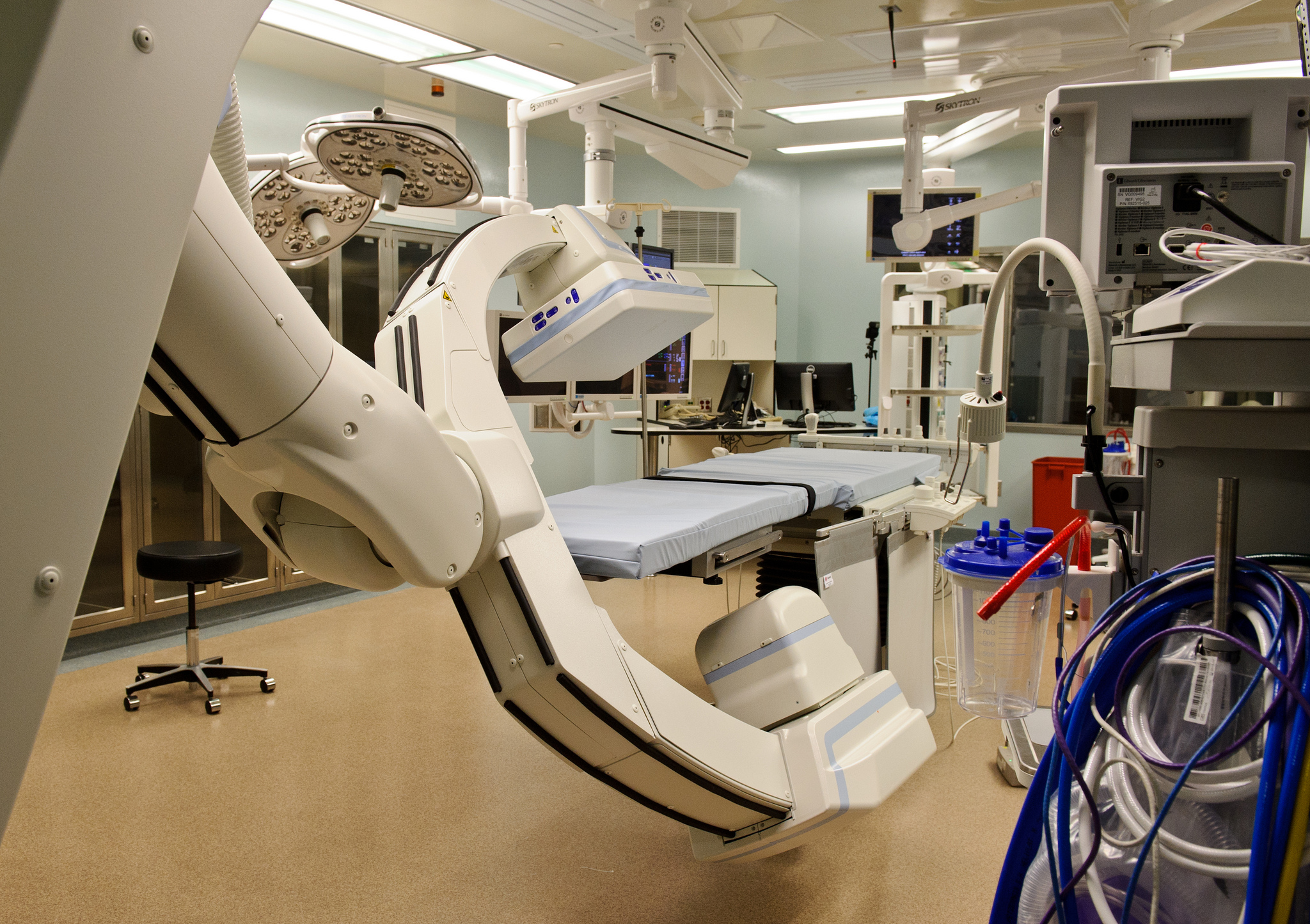 Hybrid-OR-Operating-Room-Siemens-Zeego-Skytron-LED-Surgical-Lights-Skytron-Booms-Missouri-University-Hospital-9.jpg