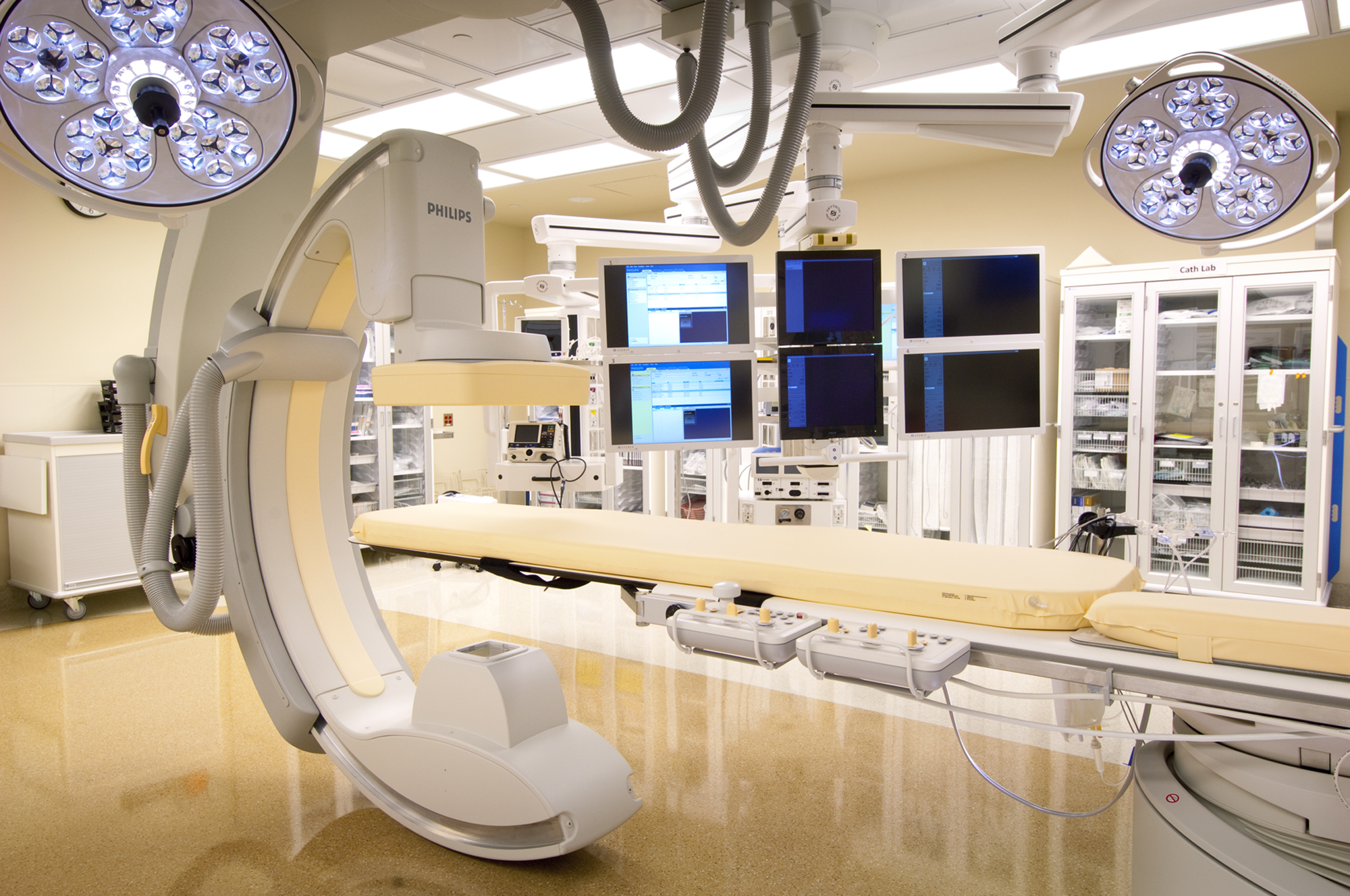 Hybrid-OR-Operating-Room-Philips-FD20-Ceiling-Skytron-LED-Surgical-Lights-Skytron-Monitor-Boom.jpg