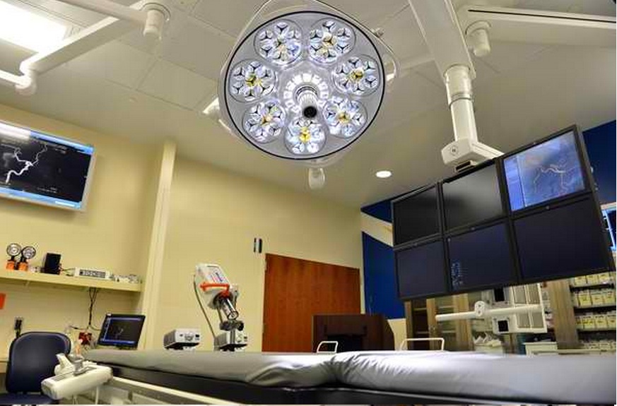 Hybrid-OR-Operating-Room-GE-Discovery-IGS-730-Skytron-LED-Surgical-Lights-Equipment-Booms-PA-7.jpg