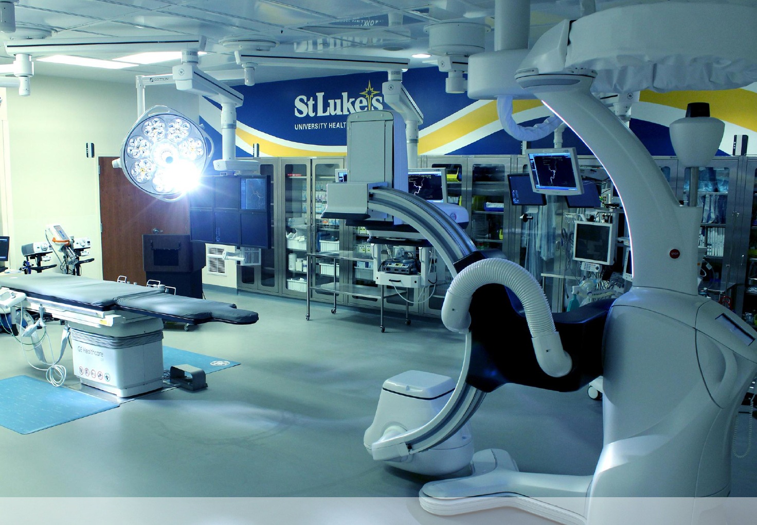 Hybrid-OR-Operating-Room-GE-Discovery-IGS-730-Skytron-LED-Surgical-Lights-Equipment-Booms-PA-23.jpg