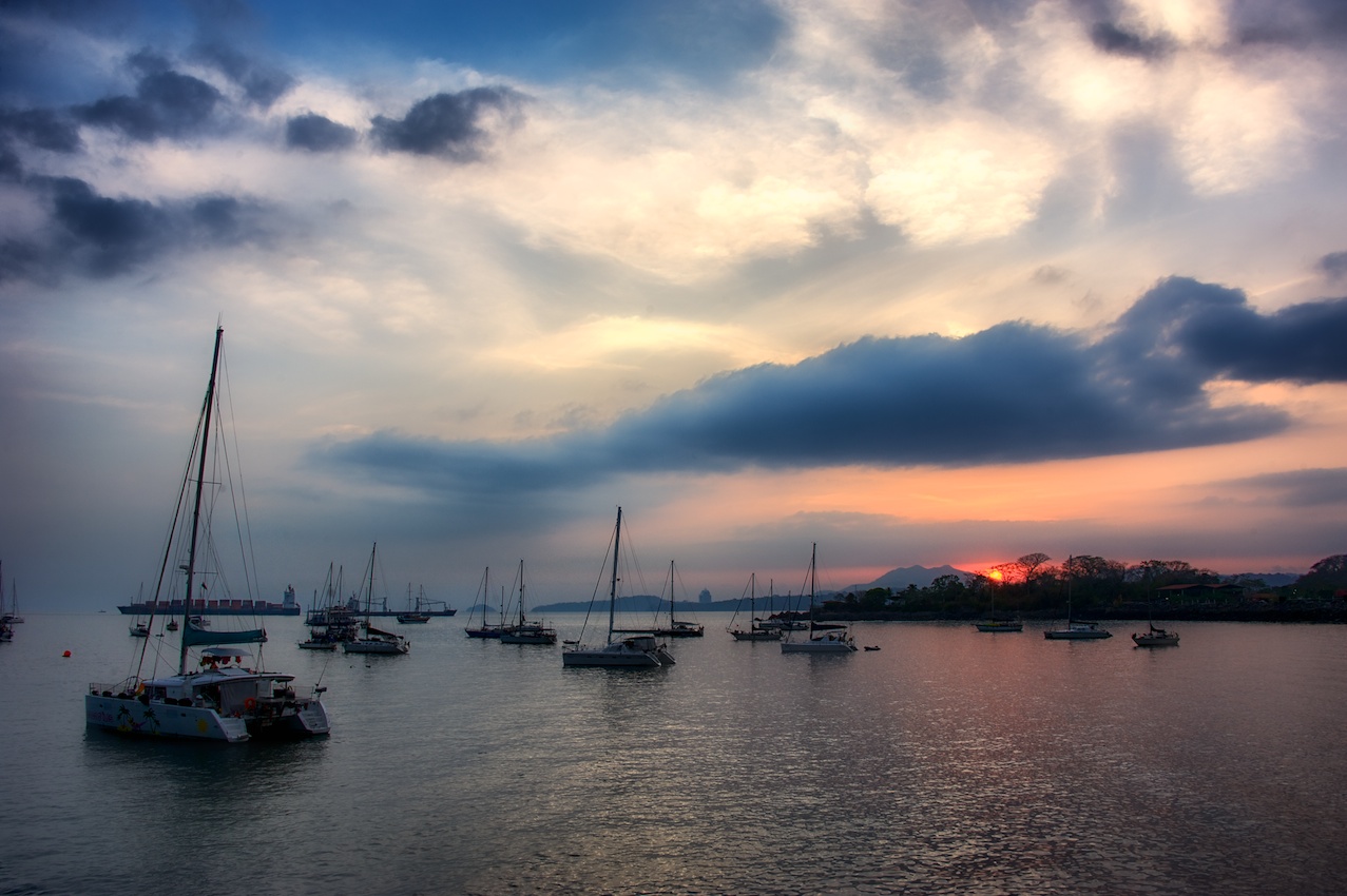 PanamaCanalSunset.jpg