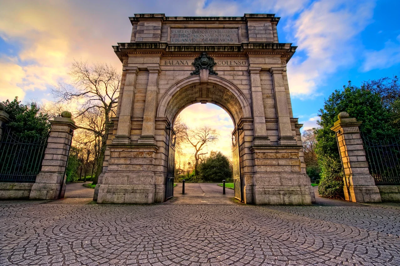 The entry to St. Stephen's Green.jpg