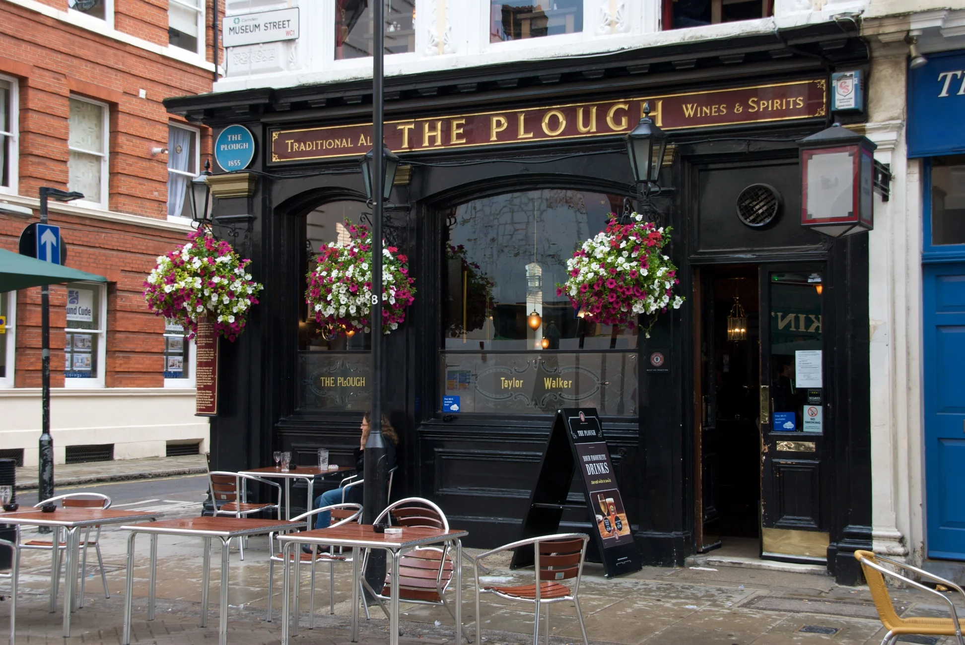 pub2.jpg