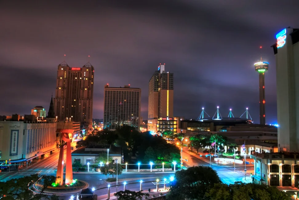 San Antonio skyline morning HDR - Version 2.jpg