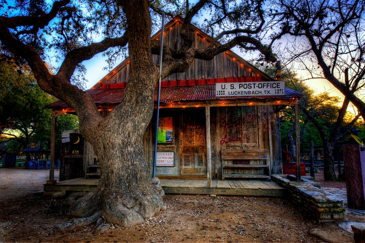 LuckenbachPostOfficeHDR1.jpg