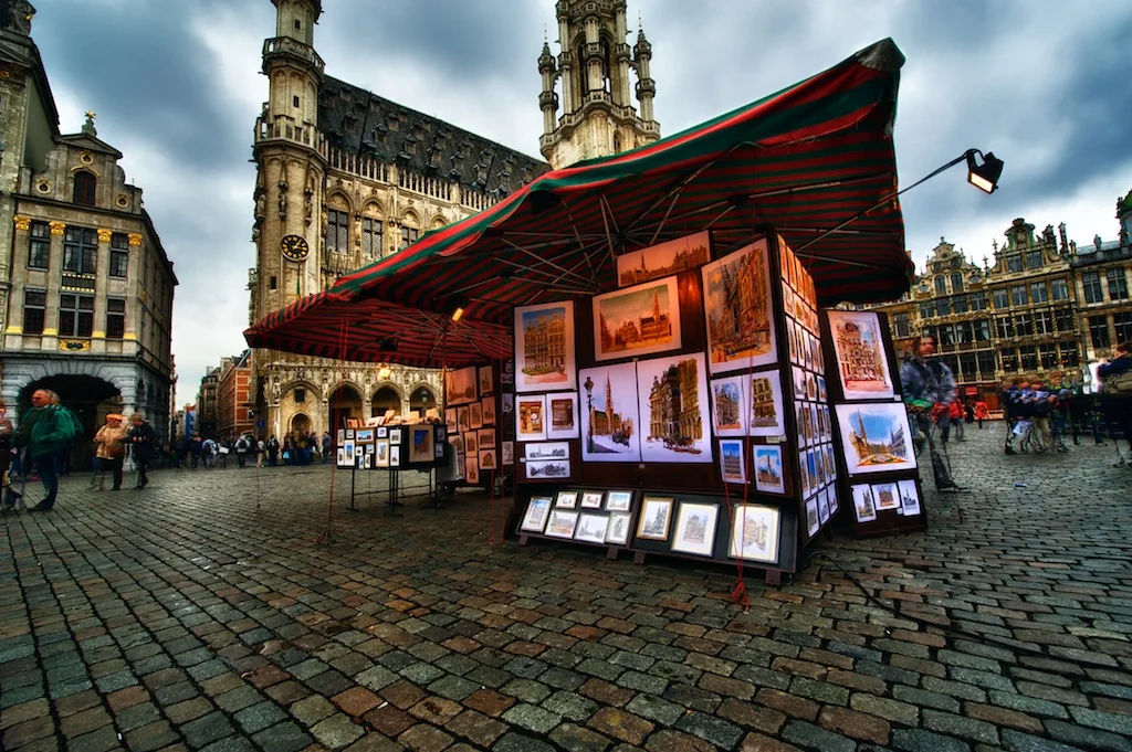 Selling art in Grand Place.jpg