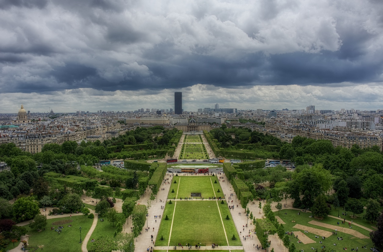 EiffelTowerHDRview1.jpg