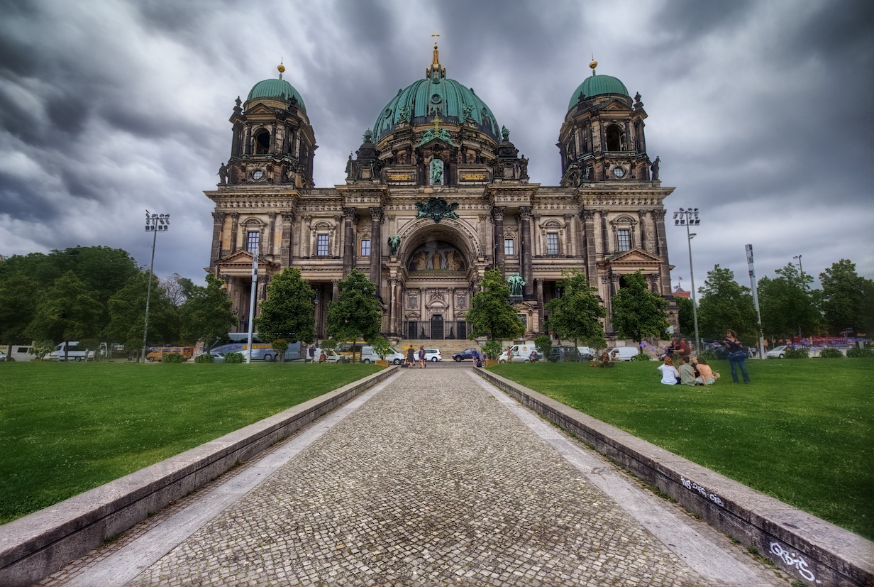 BerlinerDomHDRfront.jpg