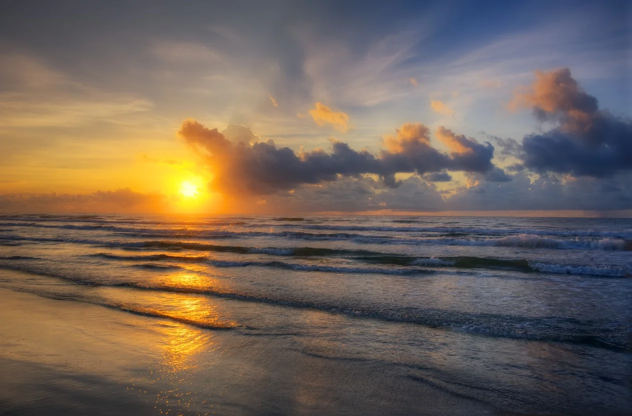 PortAransassunriseHDRbeach1.jpg