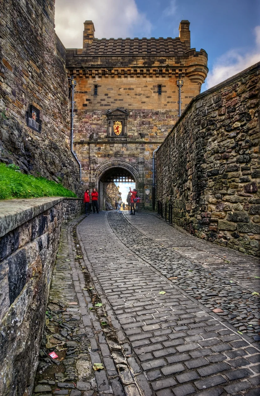 EdinburghCastleHDR2.jpg