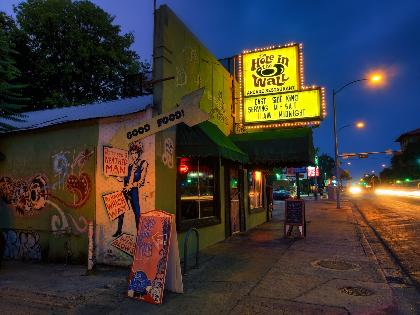 here's the wide view of hole in the wall - just couldn't resist since blue hour was so nice!