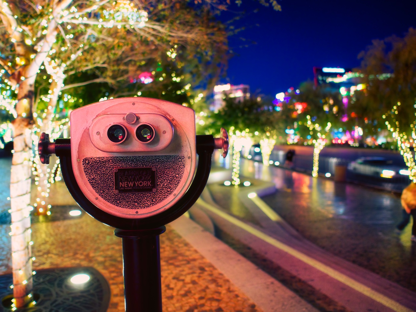 Another low light handheld shot from Las Vegas, at f/1.7