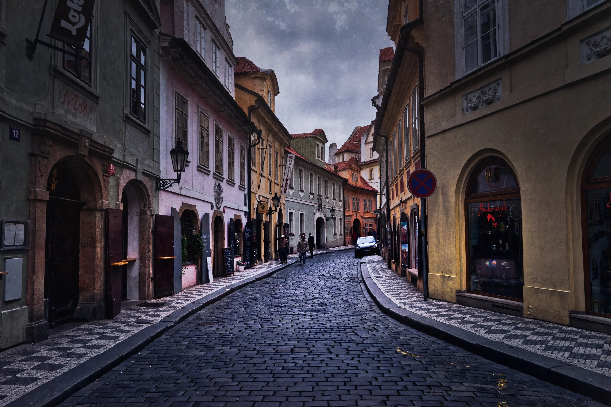 Prague street scene.jpeg