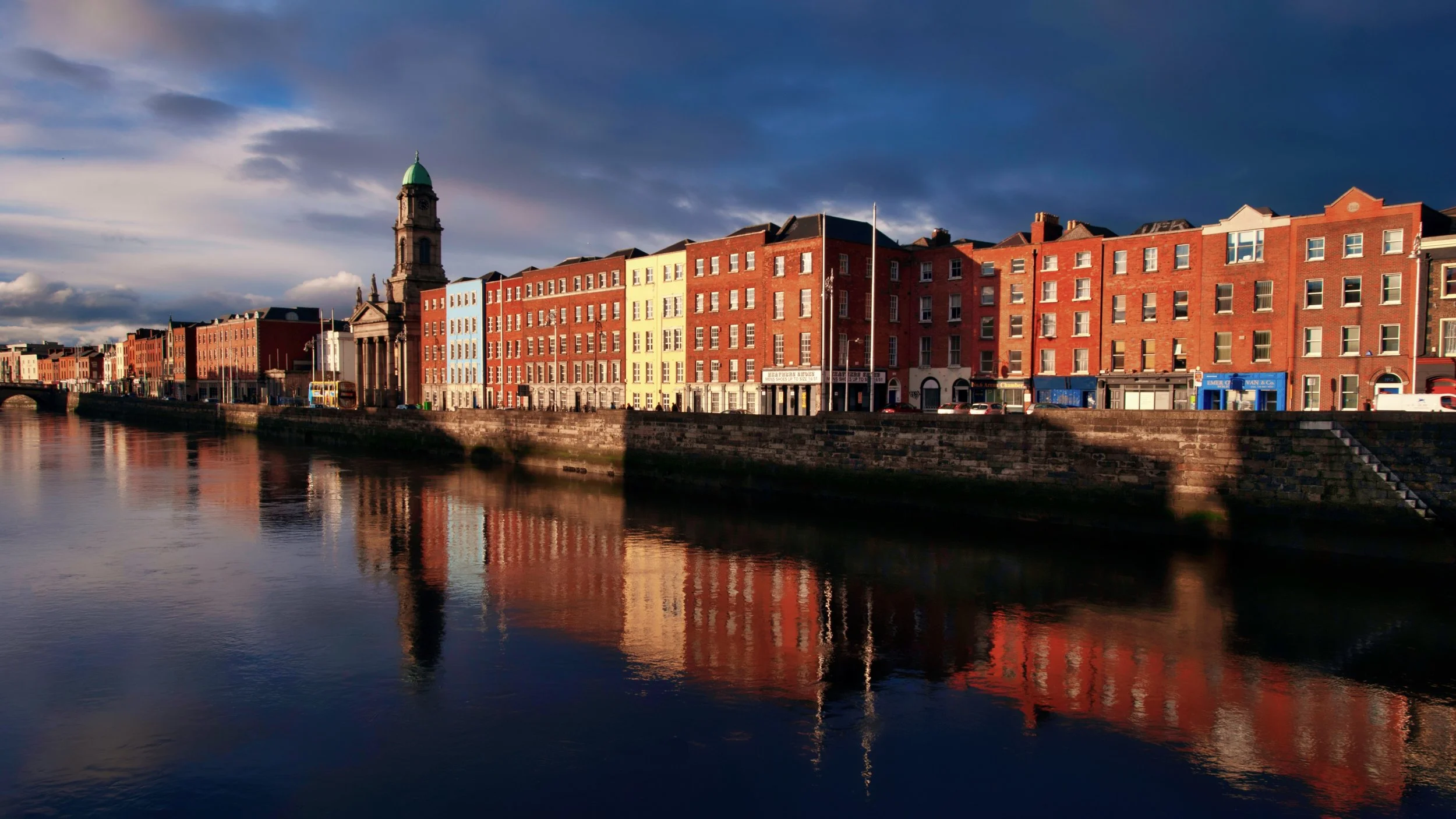 Dublin-river-reflection-sunset1.jpeg