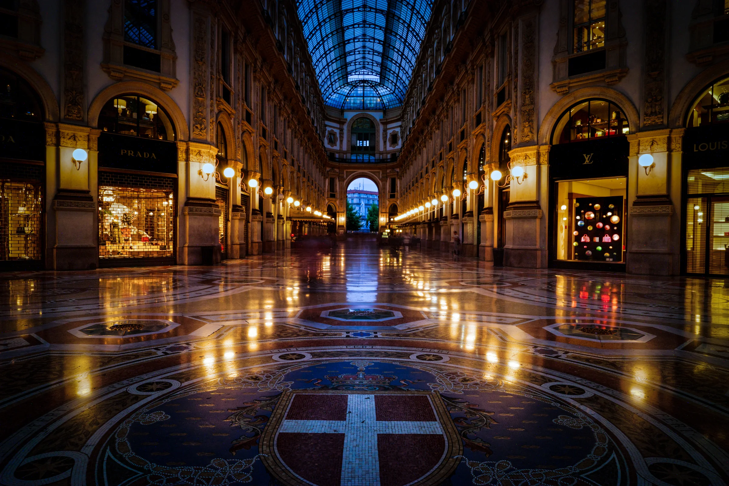 Italy-Milan-Galleria-architecture-longexp.jpg