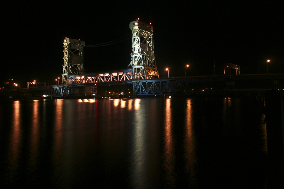 houghton lift bridge far.jpg
