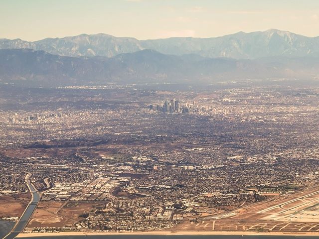 LA doesn't really have that tall a downtown compared to other cities I've flown through, what sets it apart is the way it sprawls.