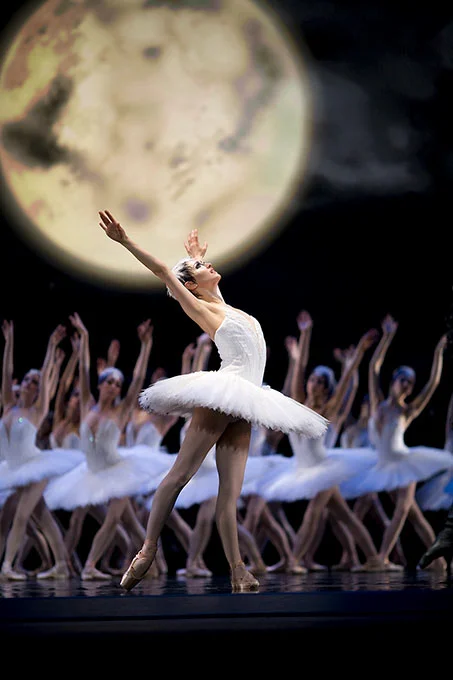 Sarah Van Patten in Helgi Tomasson's Swan Lake featured in Ballet Magazine