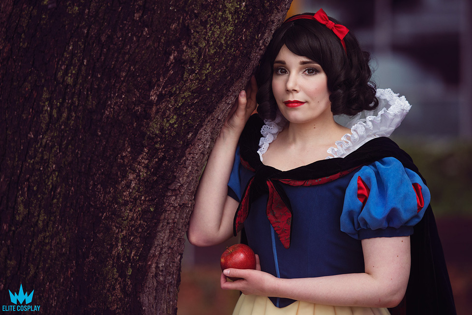 Apr 2 Cosplay Wednesday: Disney's Snow White by Genkimami.