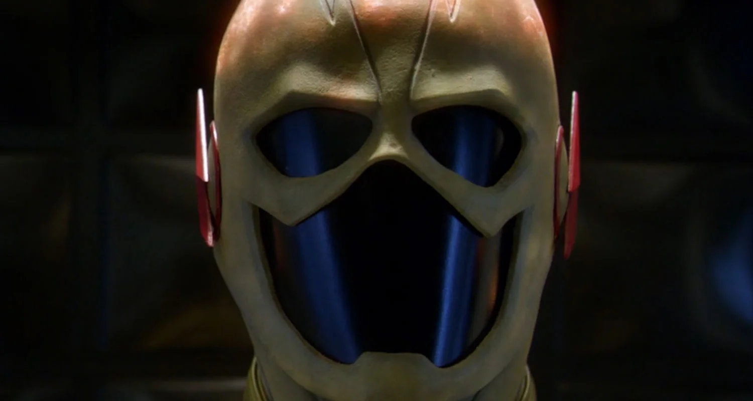 The Flash "The Man in the Yellow Suit" Midseason Finale (REVIEW